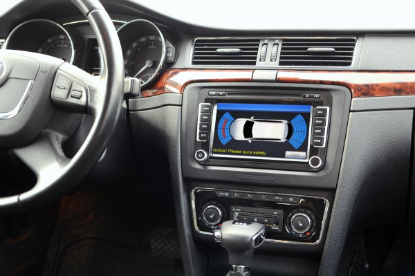 Штатная магнитола  Roadrover  для  Volkswagen B6 i10